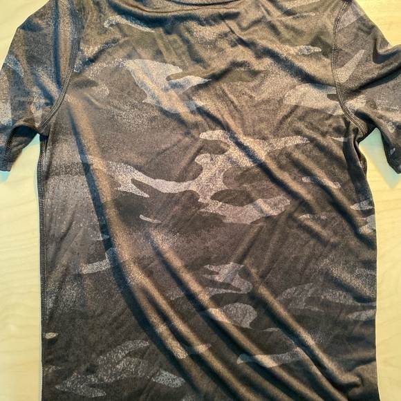 All in Motion Athletic Tee Large (12/14) (GL) - Picture 9 of 11